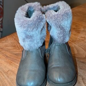 OshKosh B'gosh Gray Fur-Lined Kids Boots